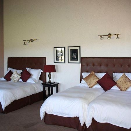 Safari Club Sa Hotel Кемптън Парк Стая снимка