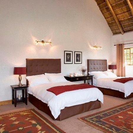 Safari Club Sa Hotel Кемптън Парк Екстериор снимка