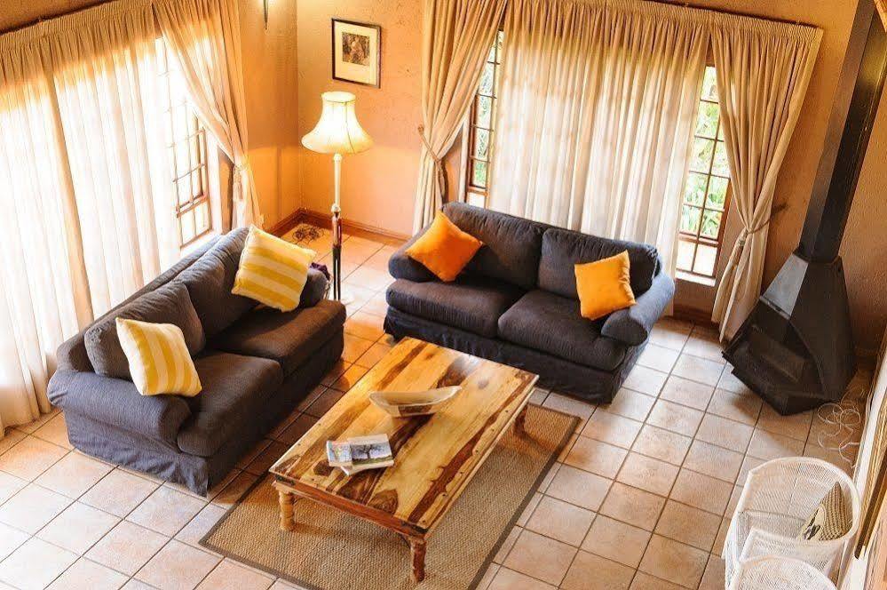 Safari Club Sa Hotel Кемптън Парк Екстериор снимка