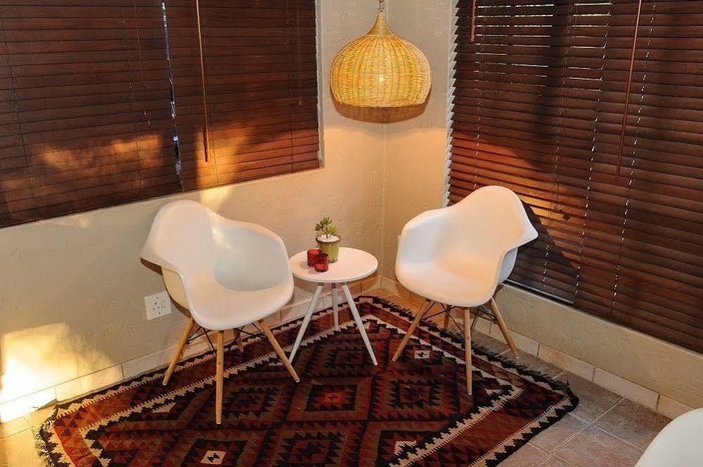 Safari Club Sa Hotel Кемптън Парк Екстериор снимка